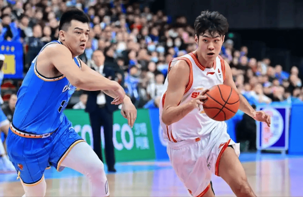 开云体育-CBA最强广东队打疯了！掀翻北京上海，双杀辽篮浙江，给宏远打样